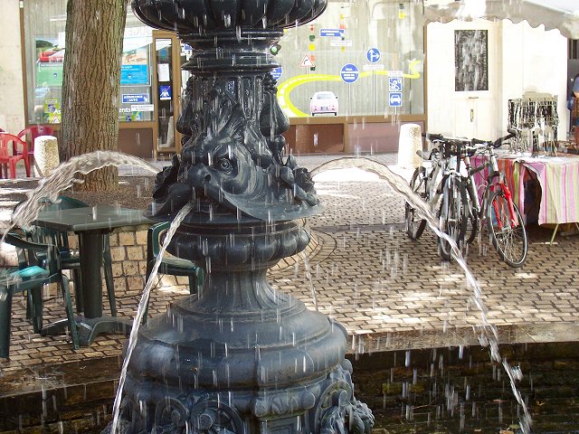 fontaine provençale à Saumur